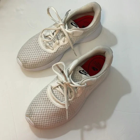 Running Shoes Nike 812655110 Nike Tanjun 812655-110 White